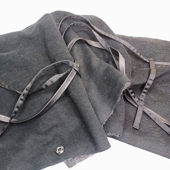 Sumie Tachibana Bound Oversized Cowl - Picture 4 of 5